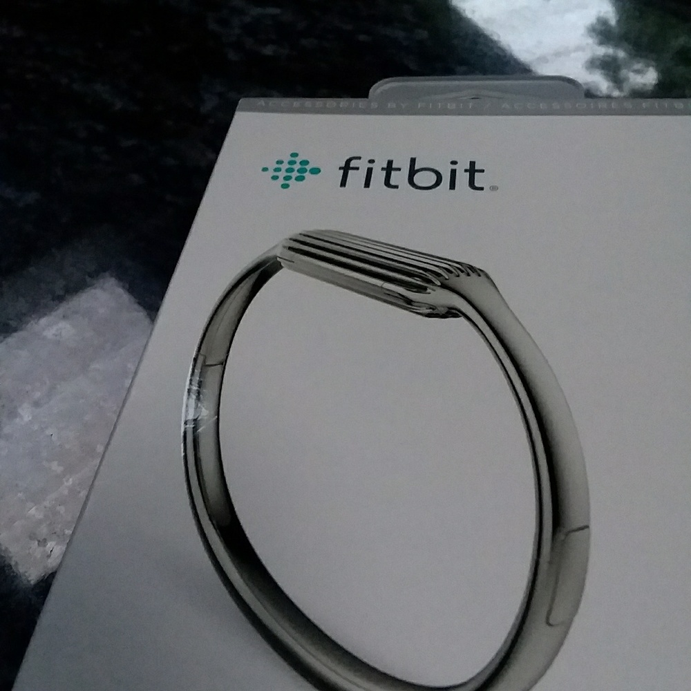 1 hour sale 💕Fitbit Flex 2 Silver bangle 🌟💖🌟